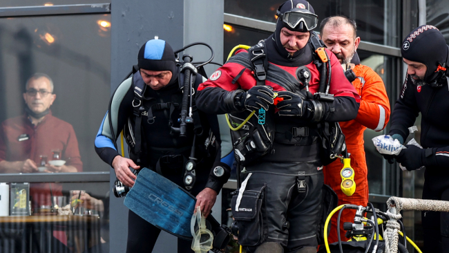 İstanbul'da deniz dibindeki atıklar temizleniyor